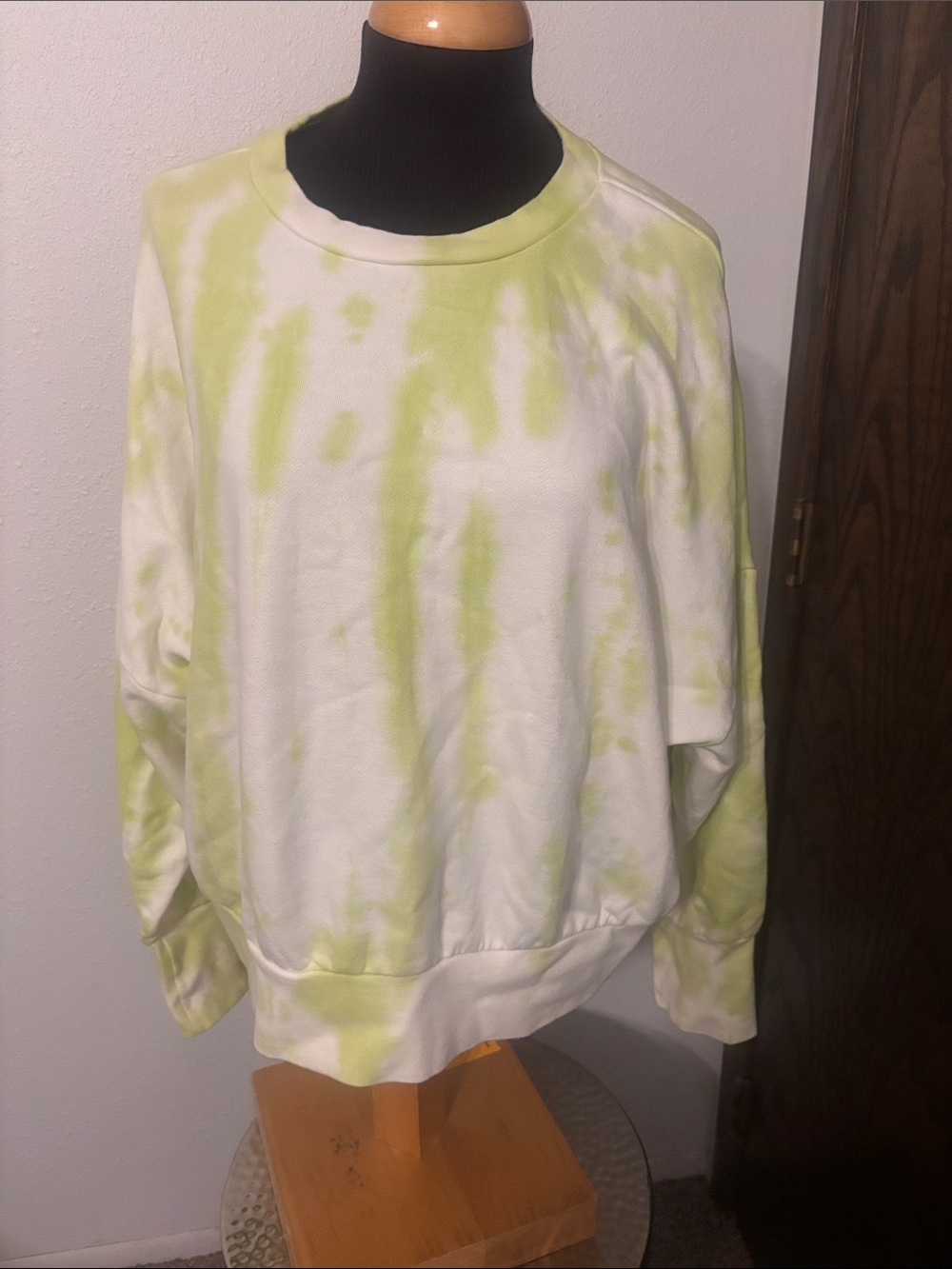 Old Navy Tie-Dye Crewneck Cropped Sweatshirt Size XXL